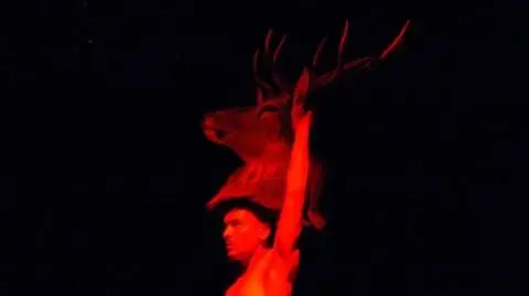 Surowe mięso ludzkich uczuć z kanadyjskiego lasu