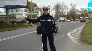 Policjanci na niebezpiecznych skrzyżowaniach