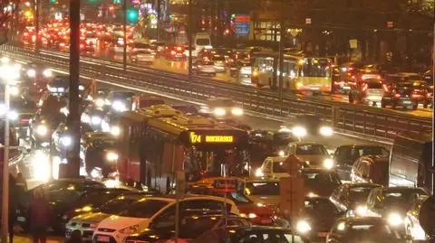 Chaos na rondzie przy Centralnym