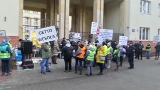 Protest przed siedzibą GDOŚ