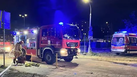 Pożar na balkonie w bloku. Nie żyje jedna osoba 