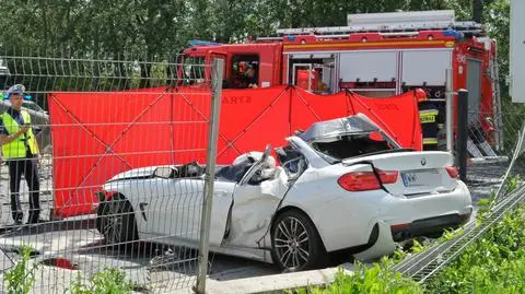 Dachowanie BMW na Gwarków. "Kierowca zginął na miejscu"
