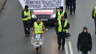 Taczka na czele manifestacji rolników