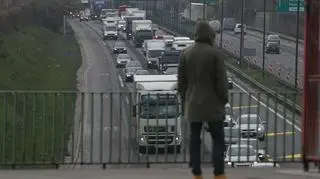 Korek na moście Grota