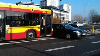 Aktualnie czytasz: Renault wjechało pod autobus