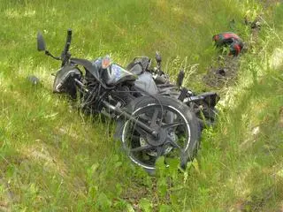 Wypadek z udziałem motocyklisty w Rembertowie