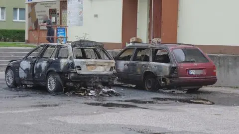 Dwa samochody paliły się w Ursusie 