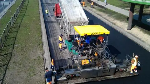 Frezują Łazienkowską Śródmieście w korkach