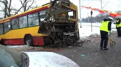 Pociąg wjechał w autobus Siedem osób rannych