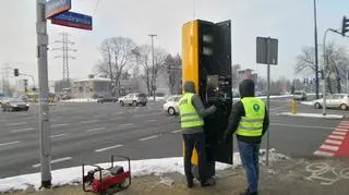 Sprawdzają fotoradar na ul. Ostrobramskiej