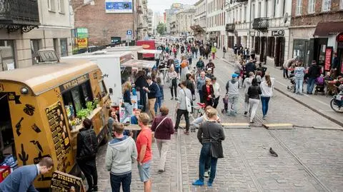 Zamknięta dla aut, otwarta na kulturę. Ząbkowska znów zaprasza