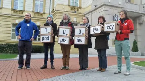 100 tys. podpisów przeciwko CETA trafiło do kancelarii premiera