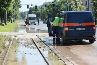 Awaria wodociągowa w alei Waszyngtona