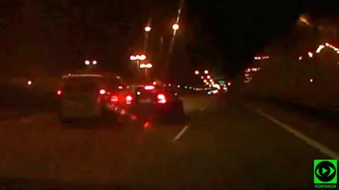 Uderzył w auto i uciekł. Zarejestrowała to kamera. "Od początku jechał dziwnie"