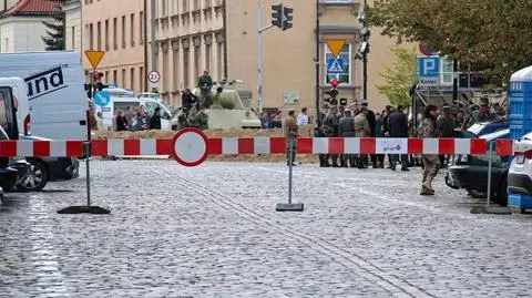Czołg blokował Długą, a kierowcy błądzili