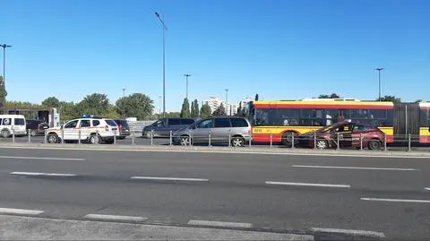 Zderzenie z udziałem autobusu miejskiego na moście Łazienkowskim. 10-latek w szpitalu 