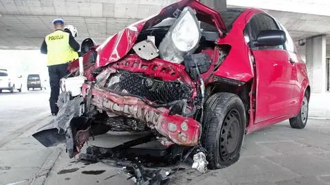 Wjechała w słup. Wisłostrada w korku
