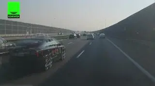 Kolumna taksówkarzy na autostradzie A2