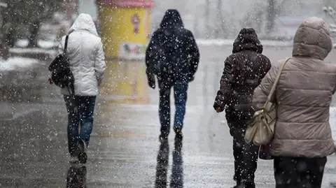 Śnieg nad Warszawą, ostrzeżenie przed oblodzeniem