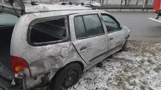 Renault uderzył w barierki