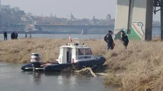 Znów pożar traw przy moście Świętokrzyskim