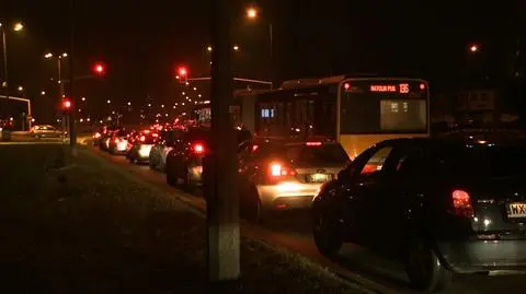 Pileckiego: skręt w lewo zajmuje 11 minut