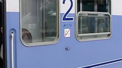 Modlącego się muzułmanina wzięła za terrorystę. Zatrzymano pociąg