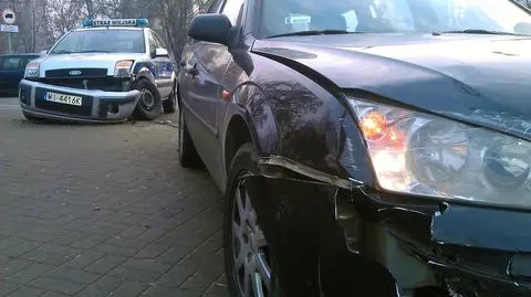 Dwóch strażników miejskich rannych w wypadku