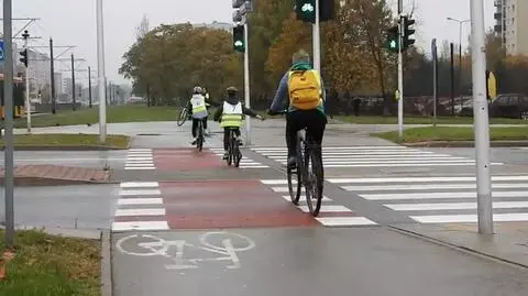 Zamiast boiska czy sali gimnastycznej - prawdziwe ulice. Na Białołęce egzamin dla rowerzystów w stylu holenderskim