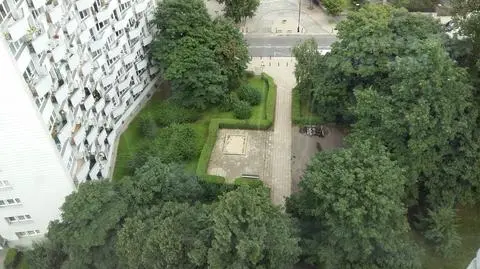 Spółdzielnia chce skwer przy słynnych "iksach" zamienić w parking. Mieszkańcy protestują