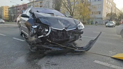 Zderzenie na Ochocie. Jedna osoba w szpitalu