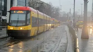 Tramwaje stanęły na pl. Bankowym