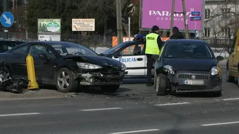 Fiat i peugeot zderzyły się przy Karczunkowskiej