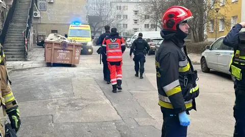 Wyszła z domu w piżamie, nie wzięła kluczy. Kierowca autobusu pomógł zagubionej 82-latce