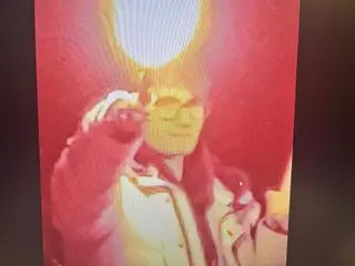 Policja publikuje wizerunek osób, które używały środki pirotechniczne na Marszu Niepodległości