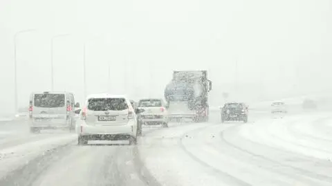 Śnieżny poranek na Południowej Obwodnicy Warszawy 