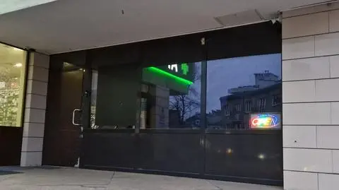 "Pobicia, alkohol, narkotyki, zadymy". Pragę zalewa nielegalny hazard