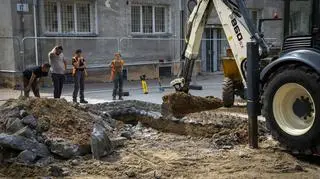 Prace ekshumacyjne na terenie aresztu przy Rakowieckiej 