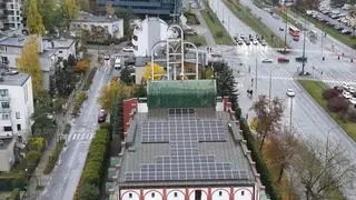 Panele fotowoltaiczne na dachu kościoła na Grochowie