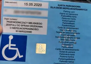 Strażnicy miejscy przyłapali kobietę korzystającą z karty parkingowej zmarłej matki