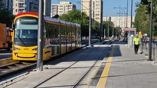 Ćwiczenia tramwajarzy na nowym torowisku na Stegnach