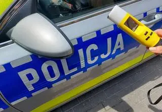 Zamówił frytki i zasnął w aucie