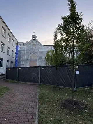 Remont najmniejszej świątyni na Pradze