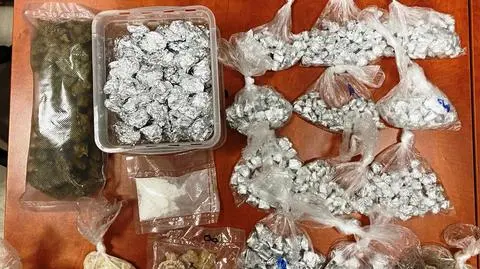 37-latka powiedziała policjantom, że ma narkotyki w kuchni
