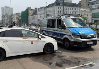 Bez licencji, prawa jazdy, niektórzy poszukiwani. Tak wożą pasażerów