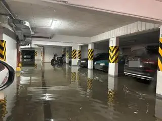 Zalany garaż przy ulicy Skarbka z Gór