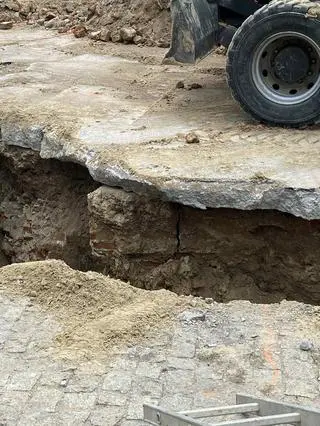 Prace na rogu Marszałkowskiej i Królewskiej
