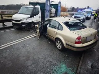 Czołowe zderzenie na moście w Wyszkowie