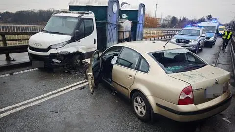 Czołowe zderzenie na moście w Wyszkowie