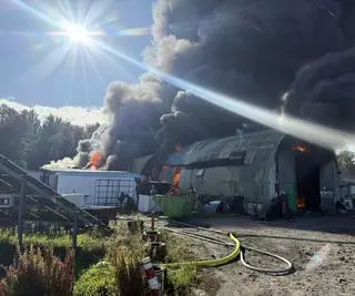 Pożar hali w miejscowości Bramki 